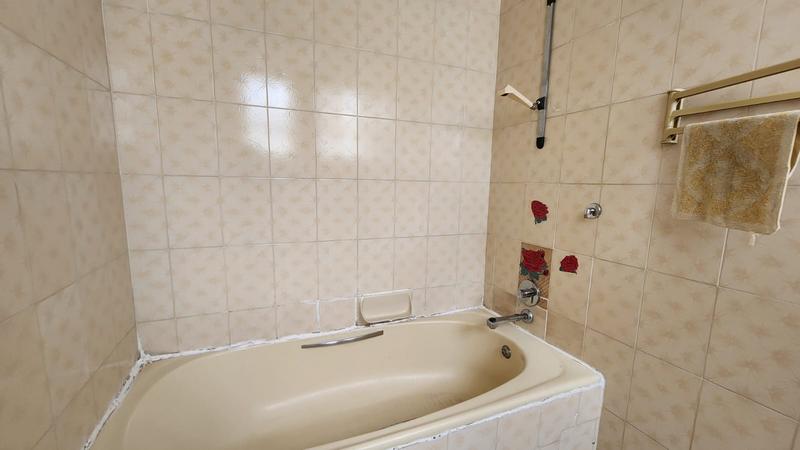 6 Bedroom Property for Sale in Reservoir Hills KwaZulu-Natal