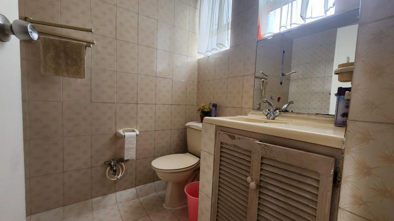 6 Bedroom Property for Sale in Reservoir Hills KwaZulu-Natal