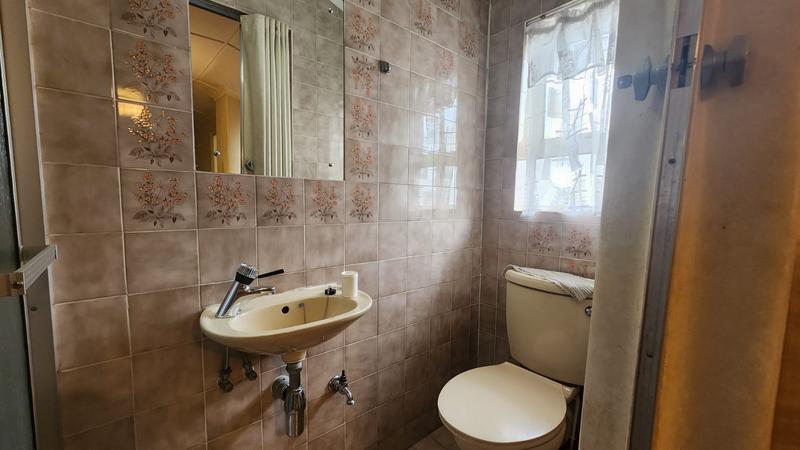 6 Bedroom Property for Sale in Reservoir Hills KwaZulu-Natal