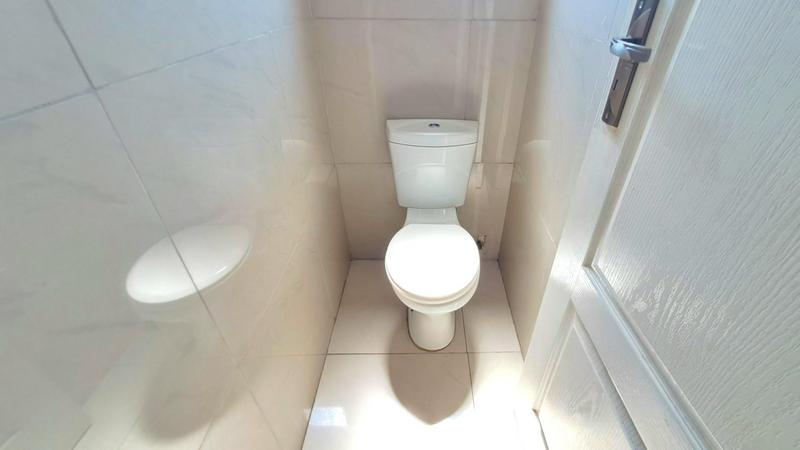 5 Bedroom Property for Sale in Umlazi KwaZulu-Natal