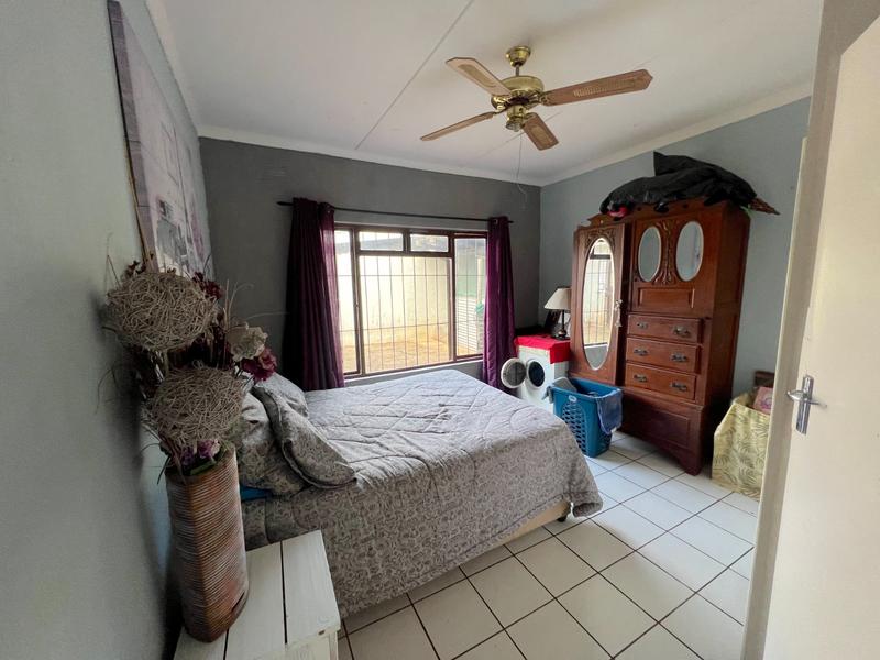 4 Bedroom Property for Sale in Port Edward KwaZulu-Natal