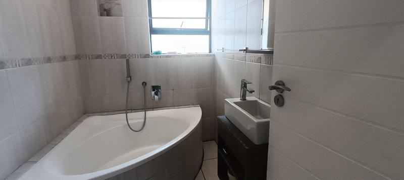 4 Bedroom Property for Sale in Uvongo KwaZulu-Natal