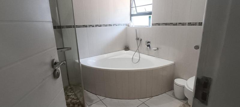 4 Bedroom Property for Sale in Uvongo KwaZulu-Natal