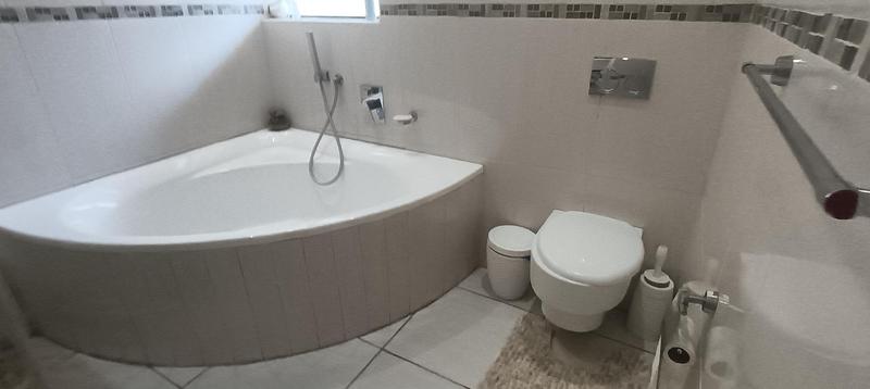 4 Bedroom Property for Sale in Uvongo KwaZulu-Natal