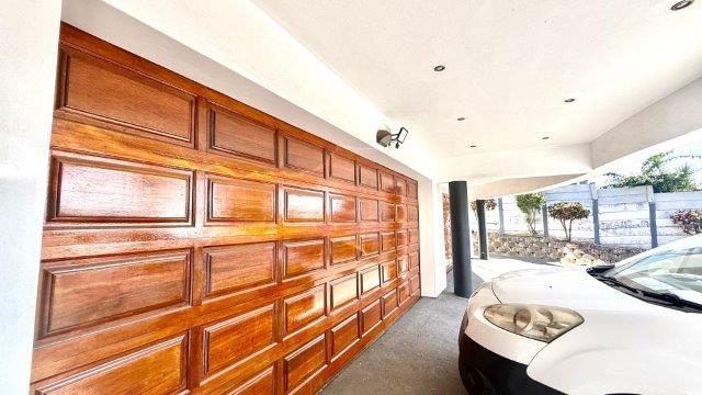 6 Bedroom Property for Sale in Malvern KwaZulu-Natal