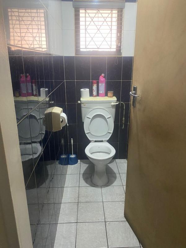 4 Bedroom Property for Sale in Hillgrove KwaZulu-Natal