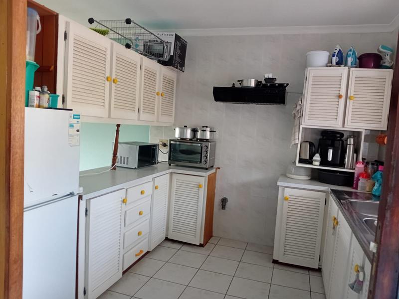 To Let 2 Bedroom Property for Rent in Umtentweni KwaZulu-Natal
