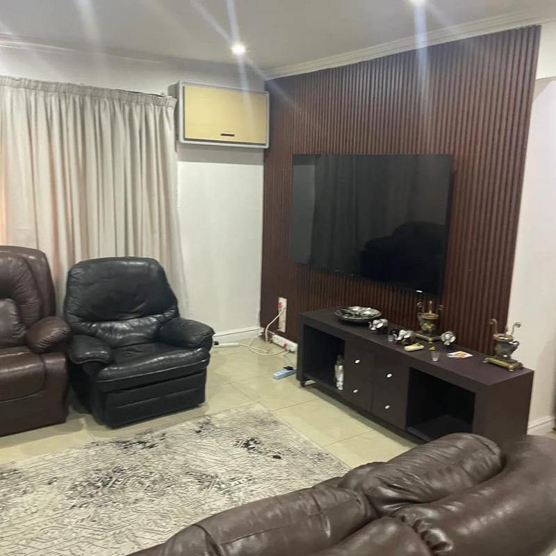 To Let 4 Bedroom Property for Rent in Kenville KwaZulu-Natal