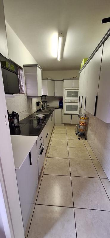 2 Bedroom Property for Sale in Essenwood KwaZulu-Natal