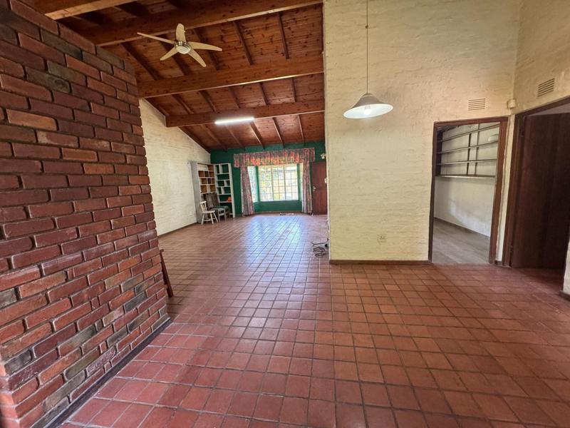 5 Bedroom Property for Sale in Port Edward KwaZulu-Natal
