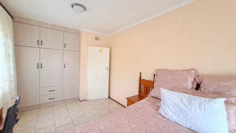 To Let 5 Bedroom Property for Rent in Doonside KwaZulu-Natal