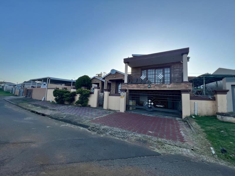 4 Bedroom Property for Sale in Castle Hill KwaZulu-Natal
