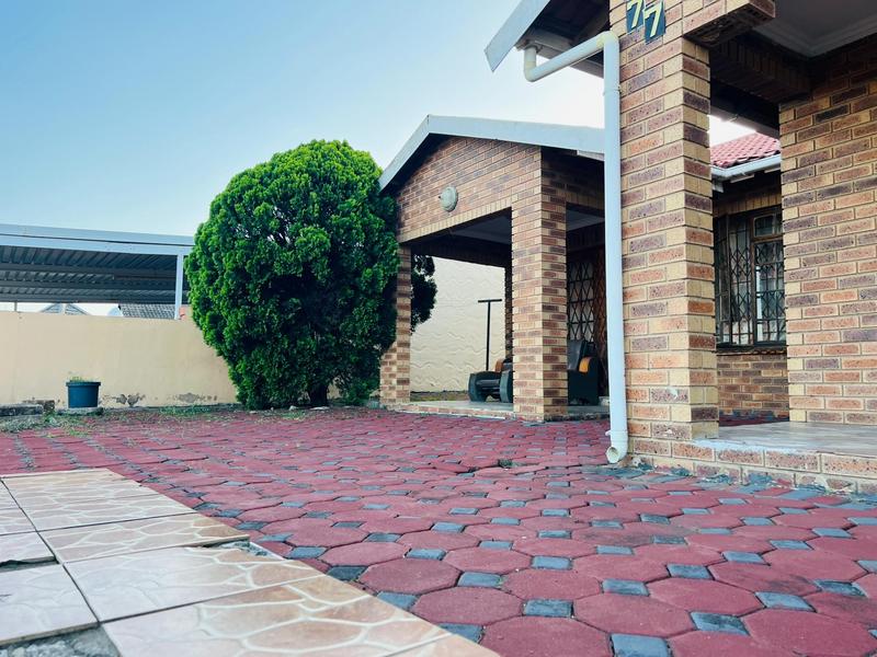 4 Bedroom Property for Sale in Castle Hill KwaZulu-Natal