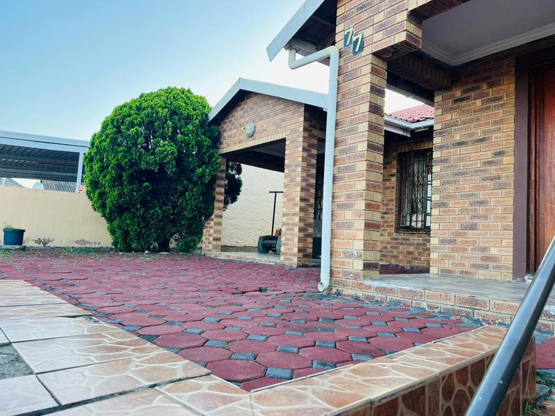 4 Bedroom Property for Sale in Castle Hill KwaZulu-Natal