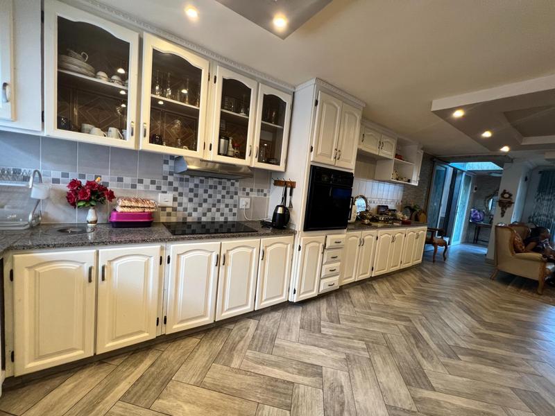 4 Bedroom Property for Sale in Castle Hill KwaZulu-Natal