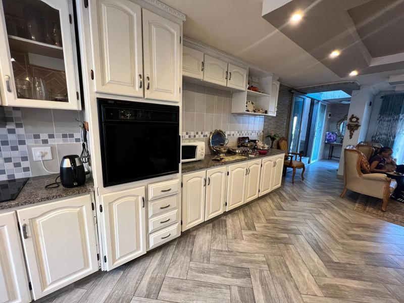 4 Bedroom Property for Sale in Castle Hill KwaZulu-Natal