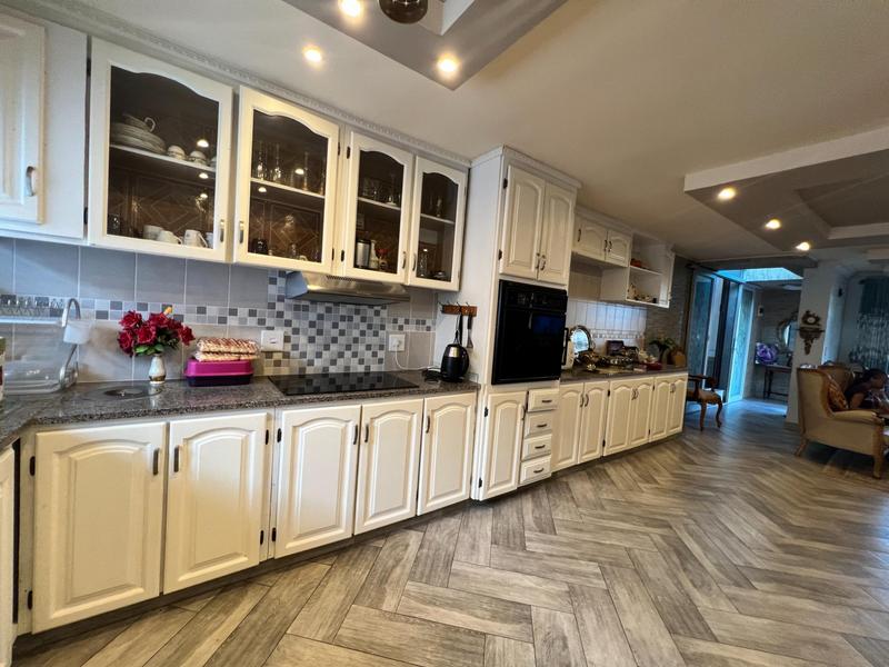 4 Bedroom Property for Sale in Castle Hill KwaZulu-Natal