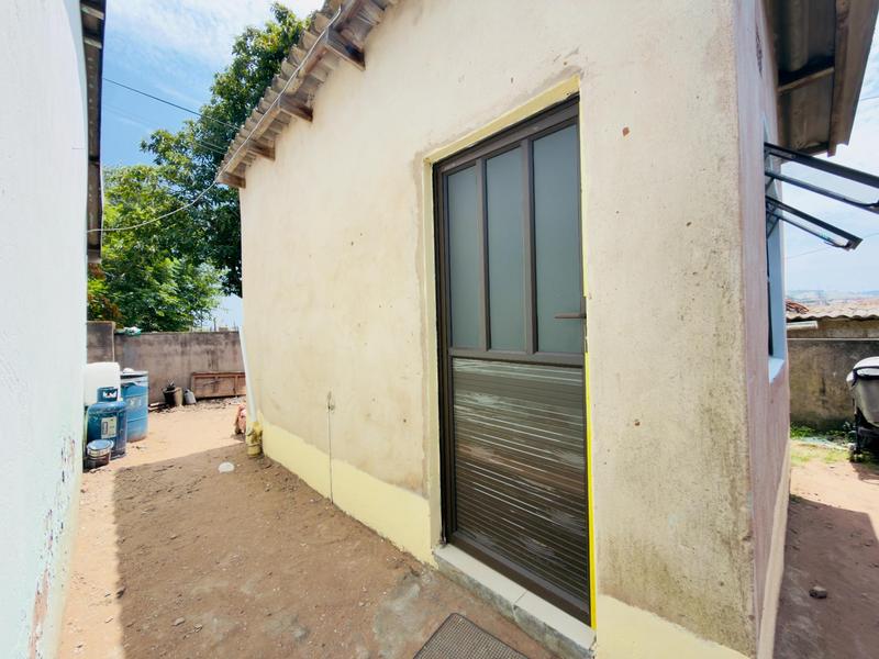 2 Bedroom Property for Sale in Kwandengezi KwaZulu-Natal