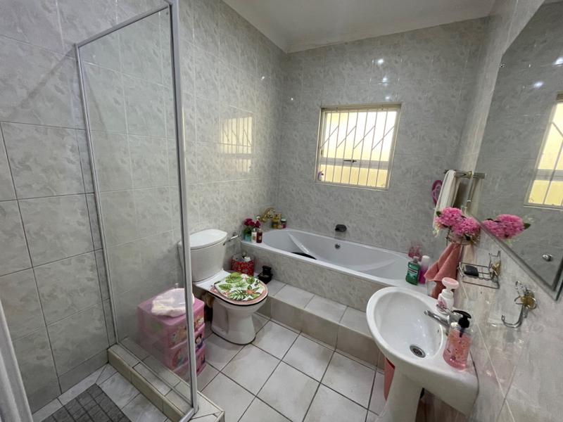 3 Bedroom Property for Sale in Somerset Park KwaZulu-Natal