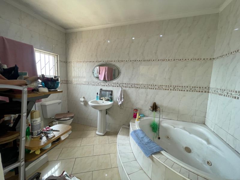 3 Bedroom Property for Sale in Somerset Park KwaZulu-Natal