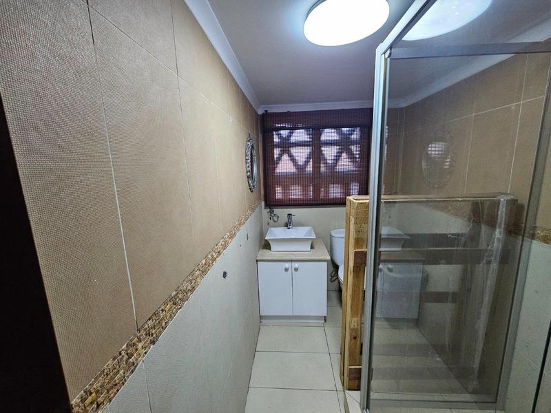 2 Bedroom Property for Sale in Essenwood KwaZulu-Natal