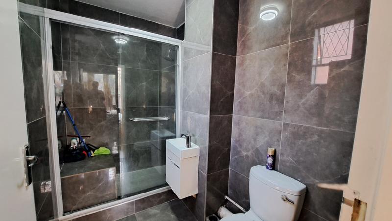 1 Bedroom Property for Sale in Morningside KwaZulu-Natal