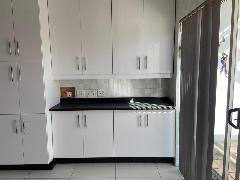 8 Bedroom Property for Sale in Sydenham KwaZulu-Natal