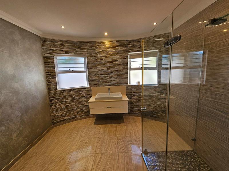 6 Bedroom Property for Sale in Beverley Hills KwaZulu-Natal