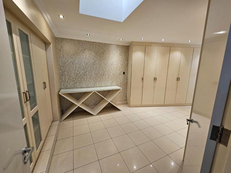 6 Bedroom Property for Sale in Beverley Hills KwaZulu-Natal