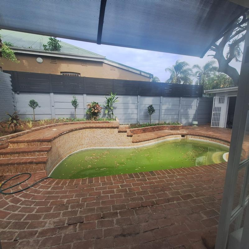 To Let 2 Bedroom Property for Rent in Essenwood KwaZulu-Natal