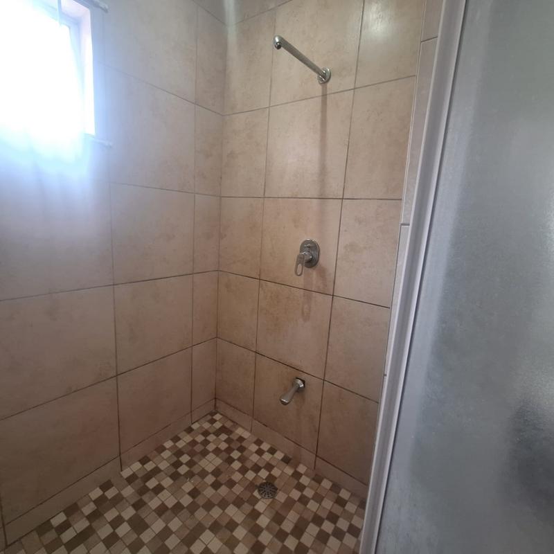 To Let 2 Bedroom Property for Rent in Essenwood KwaZulu-Natal