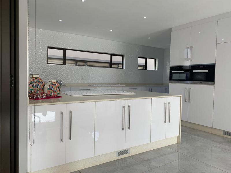 5 Bedroom Property for Sale in Umhlanga KwaZulu-Natal