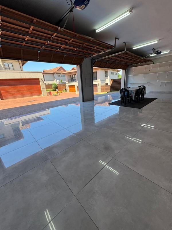 5 Bedroom Property for Sale in Umhlanga KwaZulu-Natal