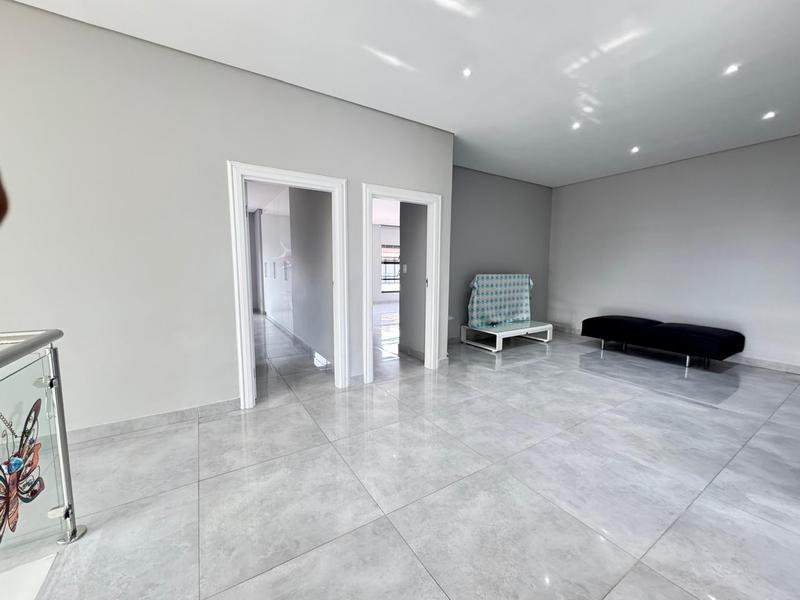 5 Bedroom Property for Sale in Umhlanga KwaZulu-Natal