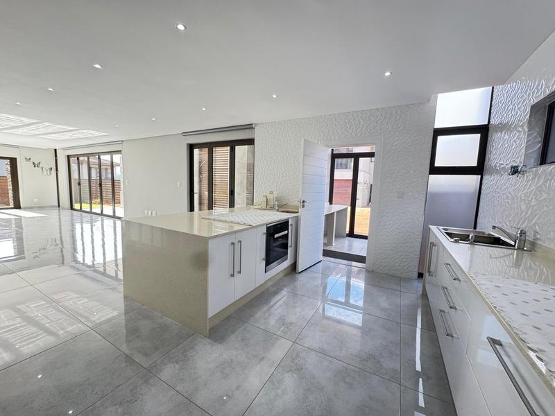 5 Bedroom Property for Sale in Umhlanga KwaZulu-Natal