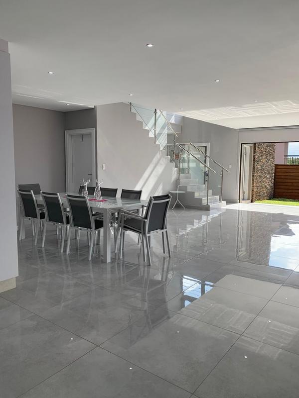 5 Bedroom Property for Sale in Umhlanga KwaZulu-Natal