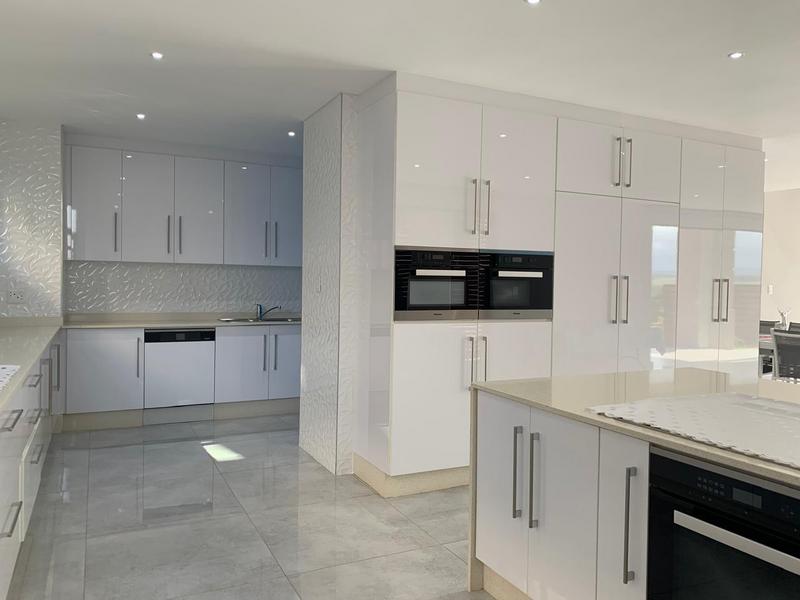 5 Bedroom Property for Sale in Umhlanga KwaZulu-Natal