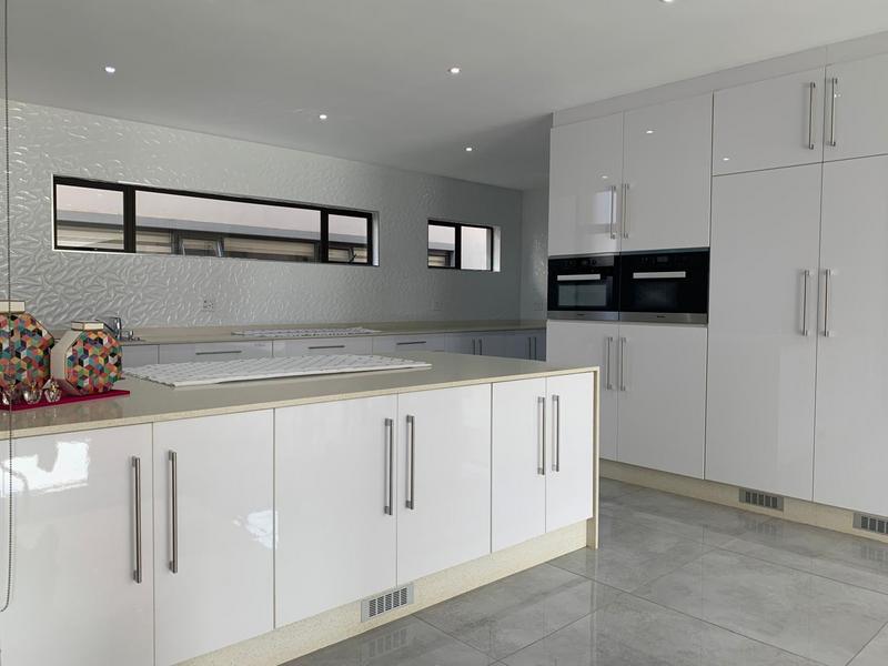 5 Bedroom Property for Sale in Umhlanga KwaZulu-Natal