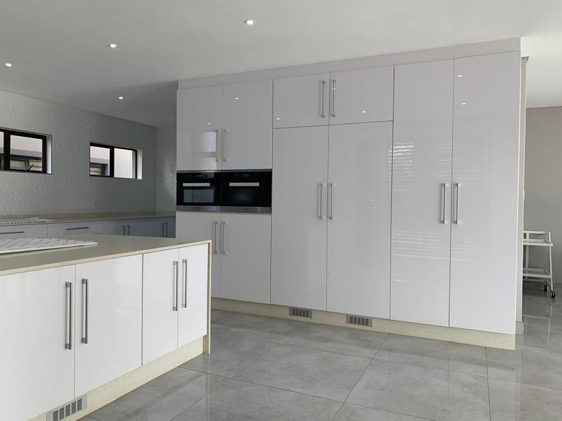 5 Bedroom Property for Sale in Umhlanga KwaZulu-Natal