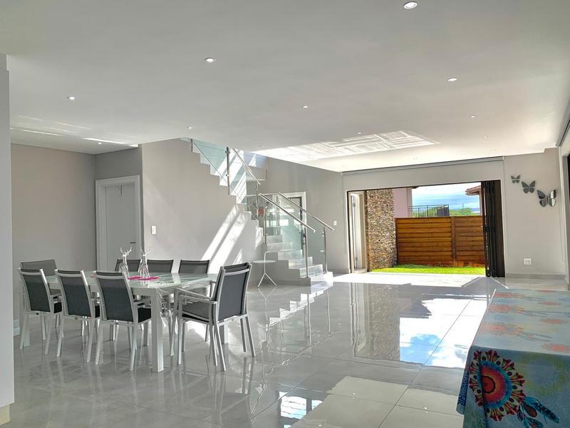 5 Bedroom Property for Sale in Umhlanga KwaZulu-Natal