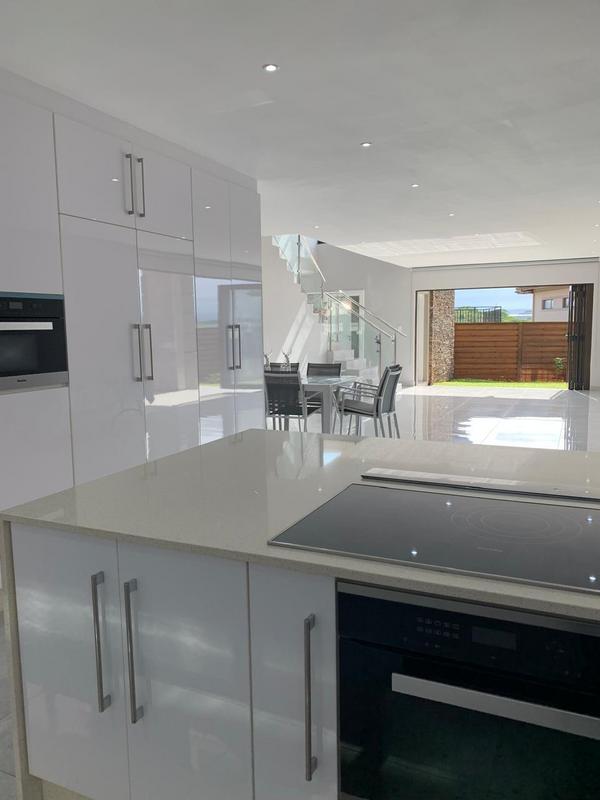 5 Bedroom Property for Sale in Umhlanga KwaZulu-Natal