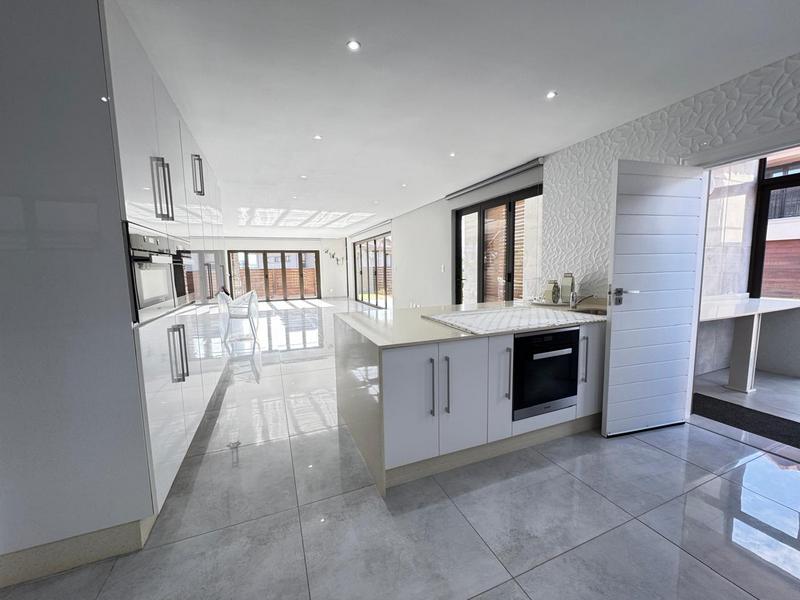 5 Bedroom Property for Sale in Umhlanga KwaZulu-Natal