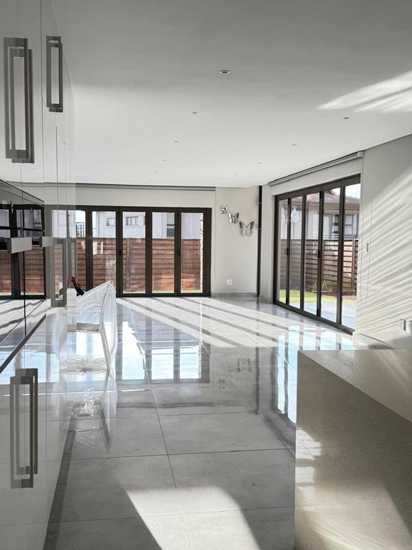 5 Bedroom Property for Sale in Umhlanga KwaZulu-Natal