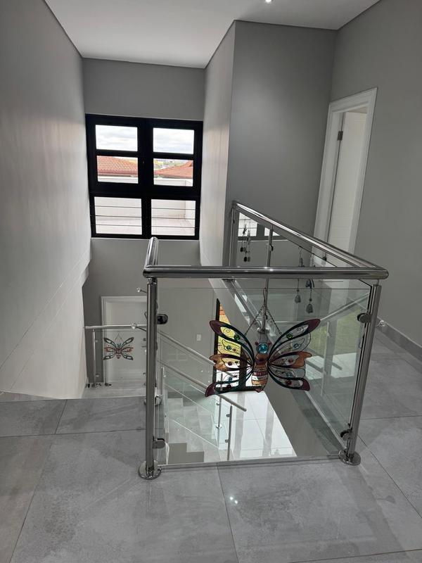 5 Bedroom Property for Sale in Umhlanga KwaZulu-Natal