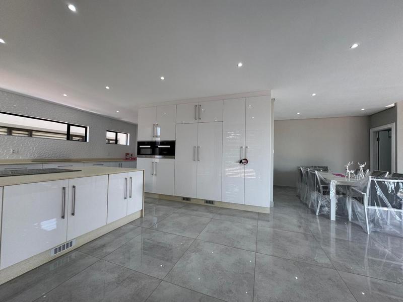 5 Bedroom Property for Sale in Umhlanga KwaZulu-Natal