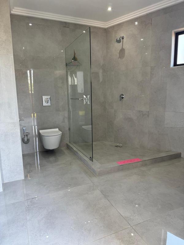 5 Bedroom Property for Sale in Umhlanga KwaZulu-Natal