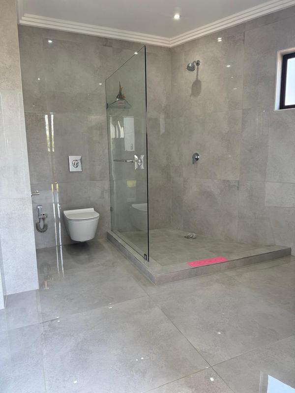 5 Bedroom Property for Sale in Umhlanga KwaZulu-Natal