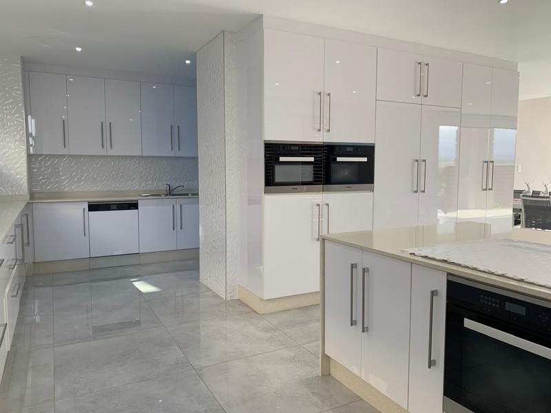 5 Bedroom Property for Sale in Umhlanga KwaZulu-Natal