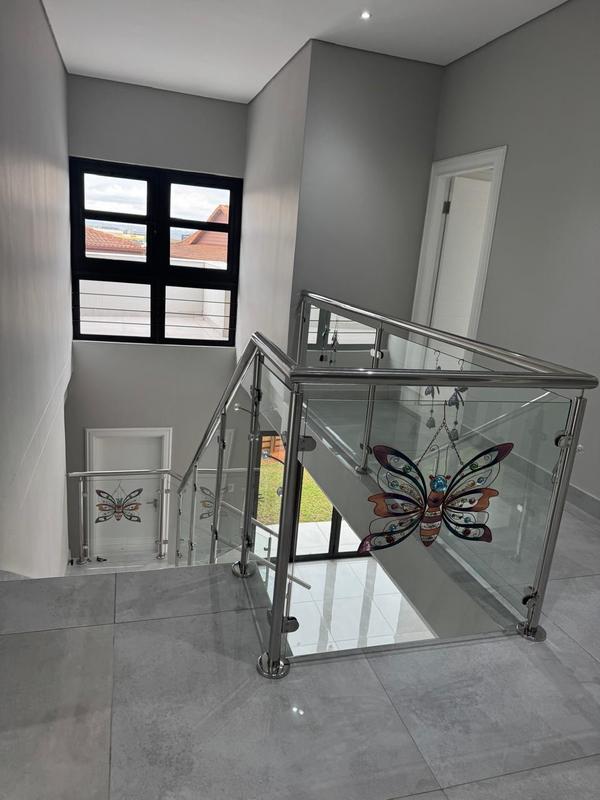 5 Bedroom Property for Sale in Umhlanga KwaZulu-Natal