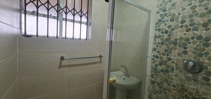 To Let 2 Bedroom Property for Rent in Windermere KwaZulu-Natal